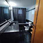 Down Town Apartment *